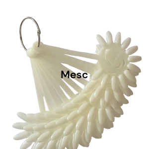 Margareta / paletar crem natur pe inel pentru expus nuantele 120 pozitii