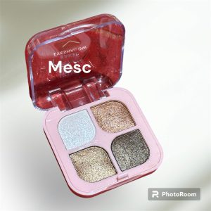 Trusa Make-Up