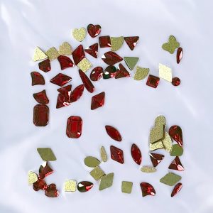 Strasuri pietricele cristale mari diverse forme 30-36 buc.