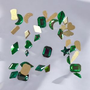 Strasuri pietricele cristale mari diverse forme 30-36 buc.