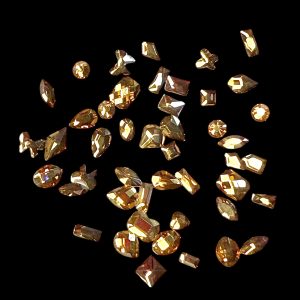 Strasuri pietricele cristale mari diverse forme 30-36 buc.